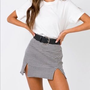Motel Zida Skirt in Houndstooth